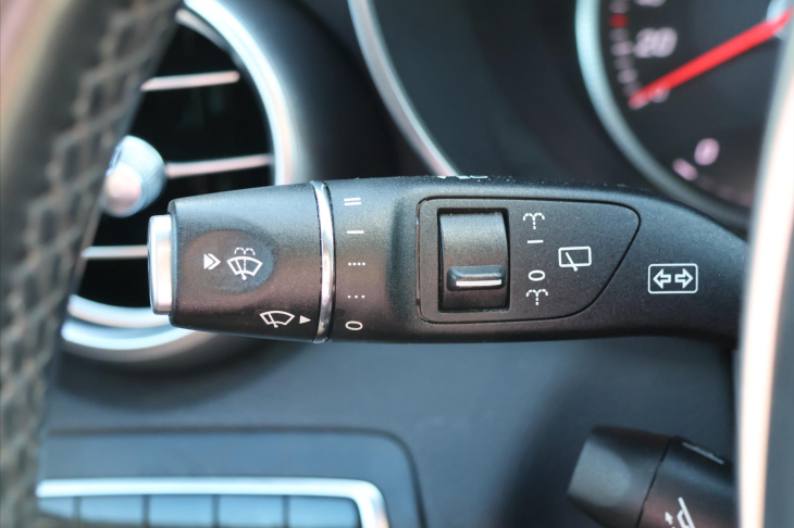 Mercedes-Benz Třídy C 2,0 200 T AMG LED Navi Kůže