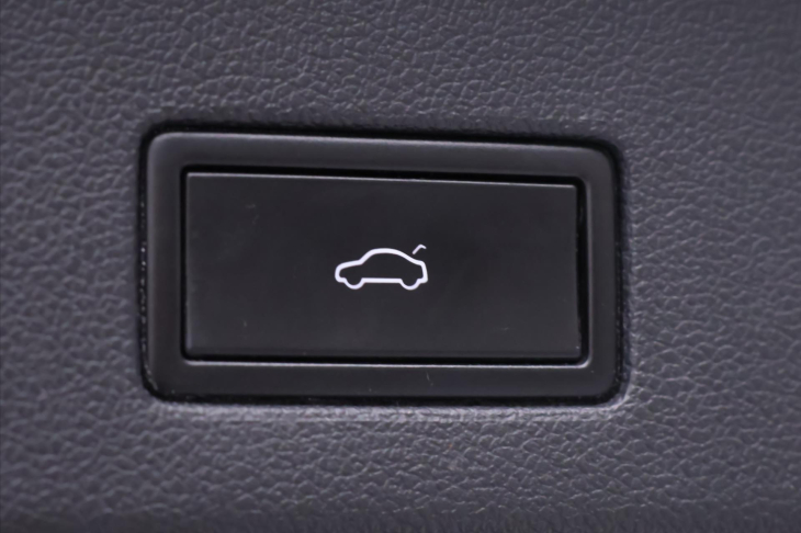 Volkswagen Touareg 3,0 TDI 170kW DSG 4M LED CZ