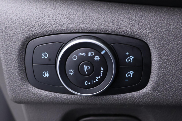 Ford Transit Custom 2,0 TDCI Aut. L2 6-Míst DPH