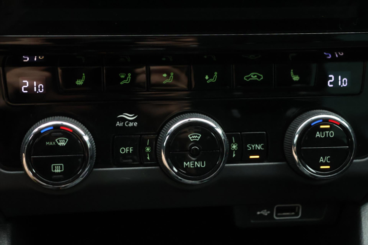 Škoda Octavia 2,0 TDI 110kW DSG Style Kůže
