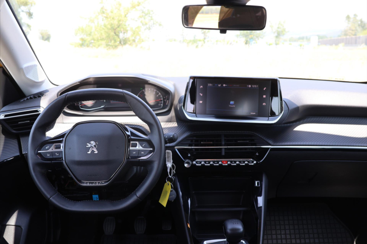 Peugeot 208 1,2 101k Allure CZ 1.Maj DPH