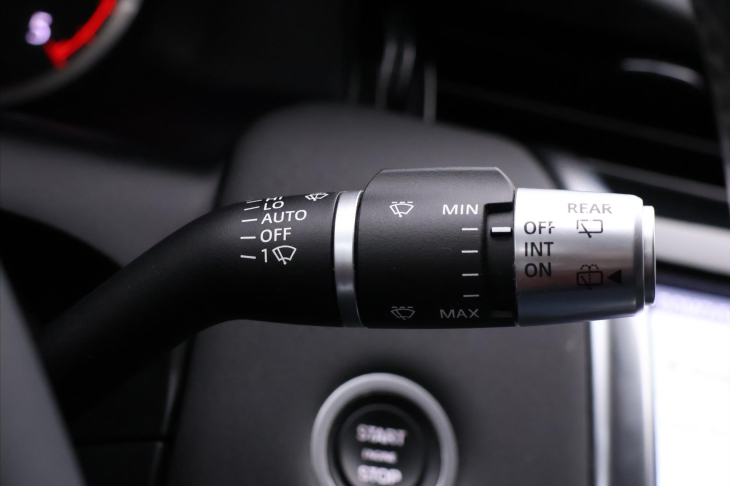 Land Rover Discovery Sport 2,0 D 110kW 4WD CZ 1Maj