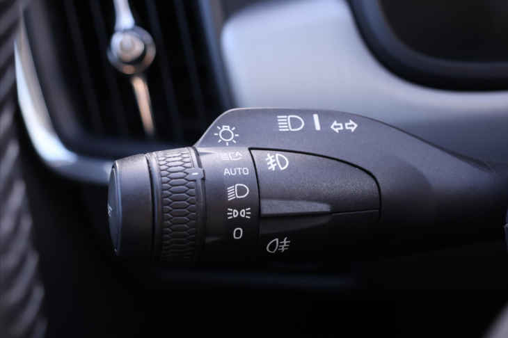 Volvo V90 2,0 110kW ALU Tažné Serviska