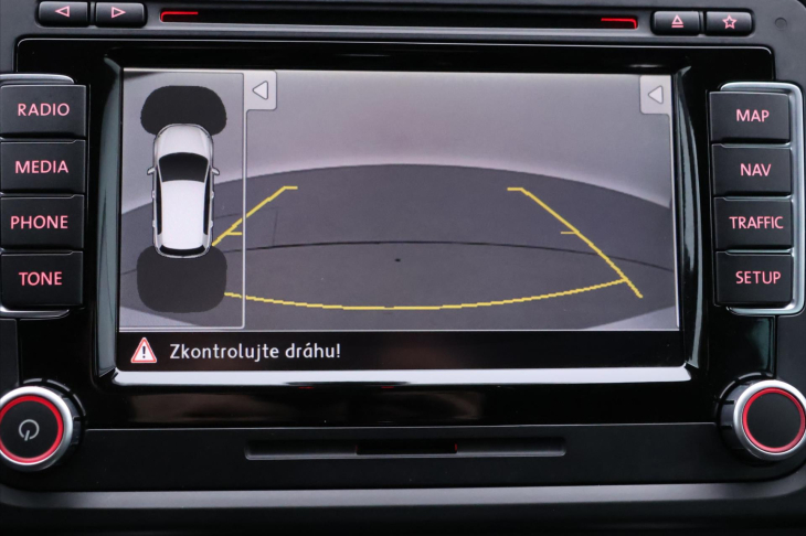 Volkswagen Golf 2.0 GTI 155kW DSG Xenon CZ