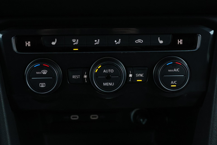 Volkswagen Tiguan Allspace 2,0 TDI DSG 4M R-Line Black DPH