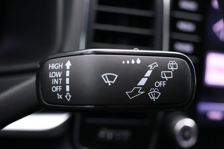 Škoda Karoq 2,0 TDI DSG Ambition DPH