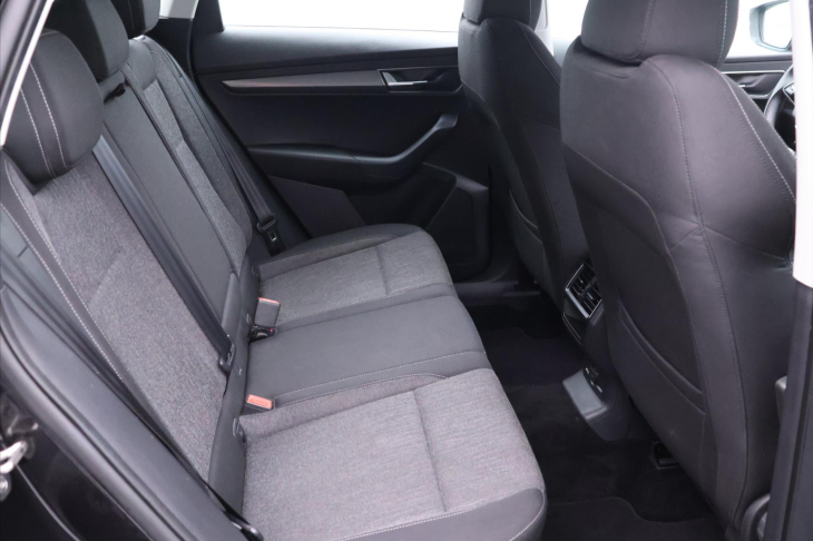 Škoda Karoq 1,0 TSI Business DPH serv.kn.