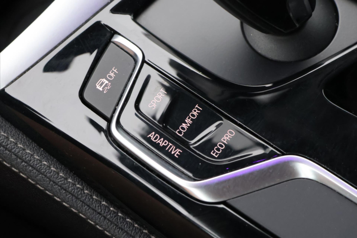 BMW Řada 5 2,0 520d Aut 140kW Luxury Line