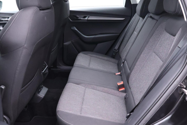 Škoda Karoq 1,0 TSI Business DPH serv.kn.