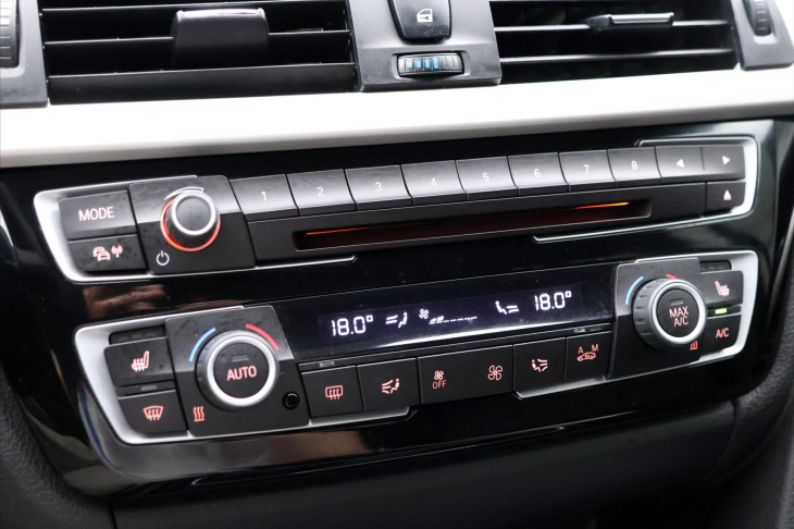 BMW Řada 3 2,0 320d 140kW xDrive CZ Sport-line
