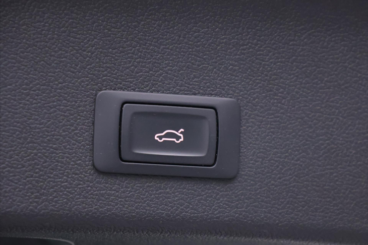 Audi A4 2,0 TDI 110kW quattro Xenon