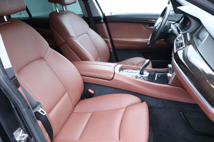 BMW Řada 5 3,0 530D 180kW xDrive Aut. GT
