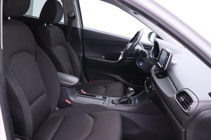 Hyundai i30 1.6 CRDi Automat CZ Style LED