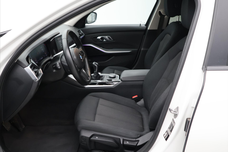 BMW Řada 3 2,0 320d 140kW CZ DPH Touring
