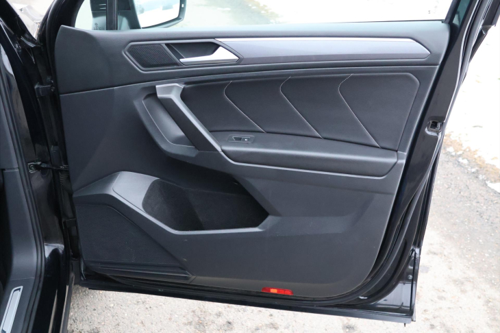 Volkswagen Tiguan Allspace 2,0 TDI DSG 4M R-Line Black DPH