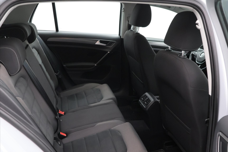 Volkswagen Golf 1.0 TSI 81kW Comfortline LED CZ