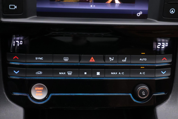 Jaguar F-Pace 2,0 132kW Auto Panorama 20d