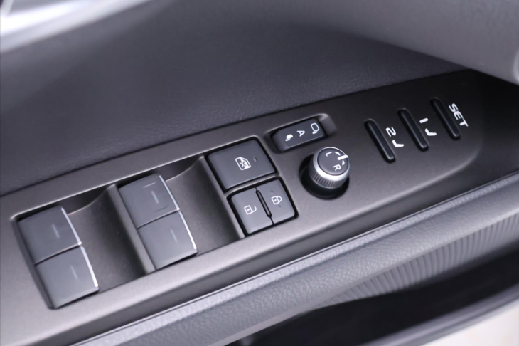 Toyota Camry 2,5 HB Executive CVT CZ DPH