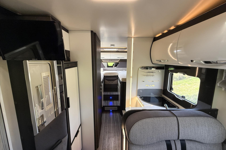 CI Caravans International Ostatní 2.0 CI Magis Plus 84 CZ DPH obytný automobil