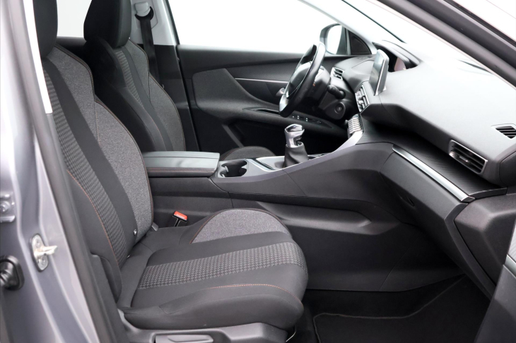 Peugeot 3008 1,2 PT 96kW Aut.klima CZ Serv.k.