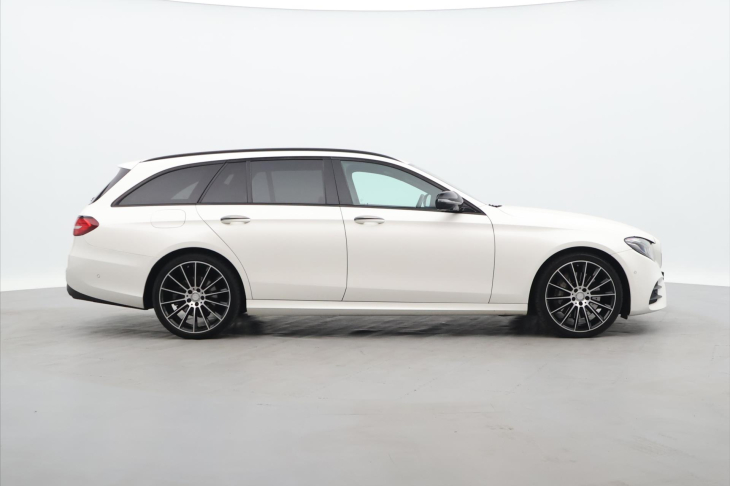 Mercedes-Benz Třídy E 2,9 400D 250kW AMG Softclose