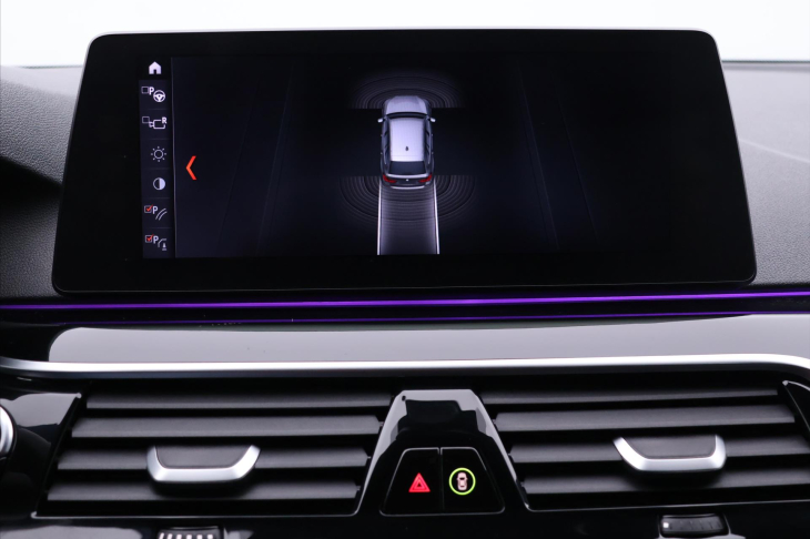 BMW Řada 5 3,0 530d xDrive 195kW M-paket