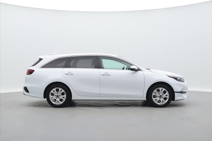 Kia Ceed 1,5 T-GDI 117kW TOP DPH CZ 1.Maj