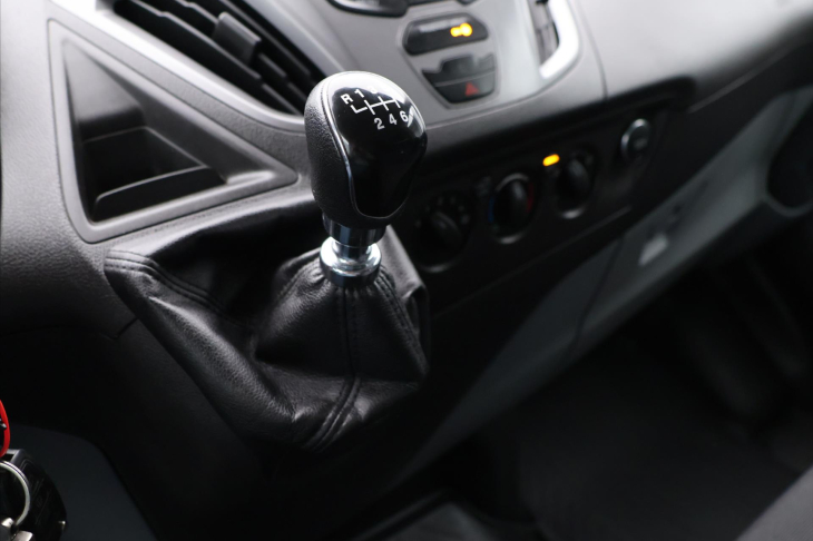 Ford Transit Custom 2,0 TDCi 96kW 6-Míst CZ DPH