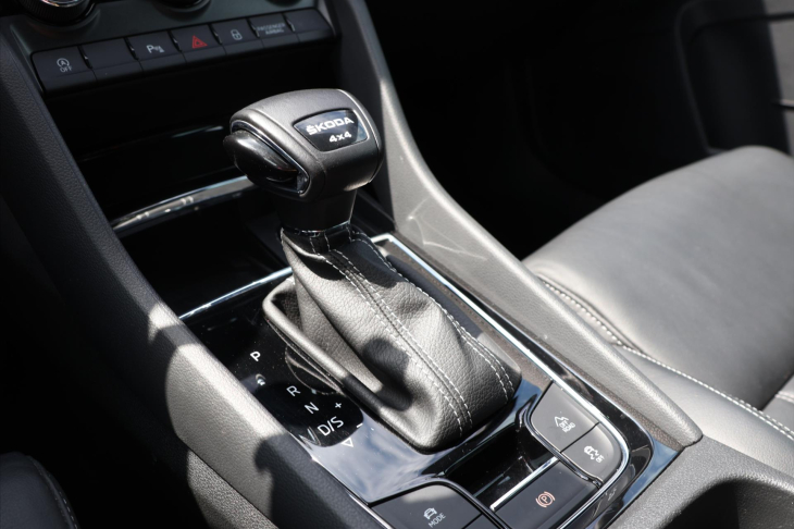 Škoda Karoq 2,0 TDI DSG Sportline 4x4 DPH