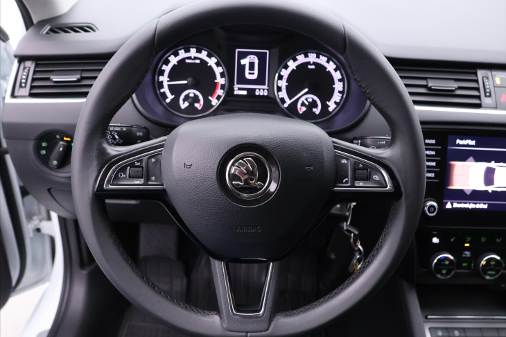 Škoda Octavia 1,6 TDI Clever Navi LED