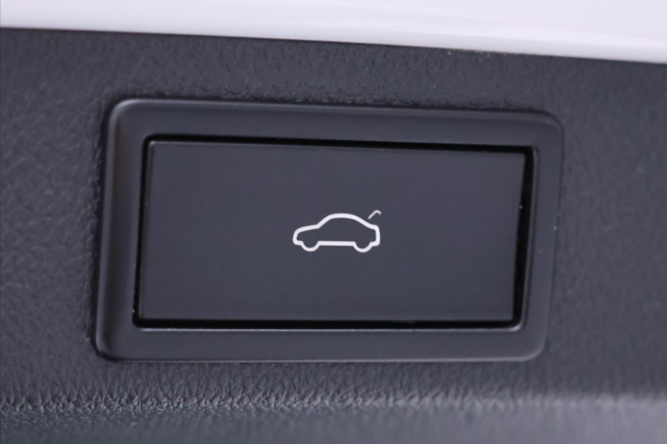 Škoda Octavia 2,0 TDI 135kW Challenge LED RS