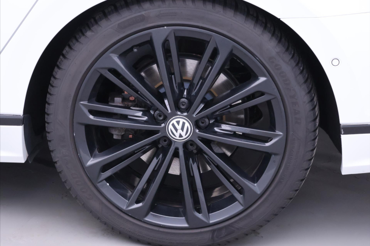 Volkswagen Passat 2,0 TSI 206kW R-line Highline