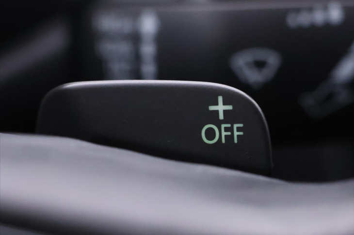 Škoda Octavia 1,8 TSI 132kW DSG Elegance CZ