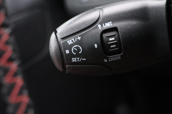 Peugeot 2008 1,2 PT 81KW GT-LINE PANORAMA