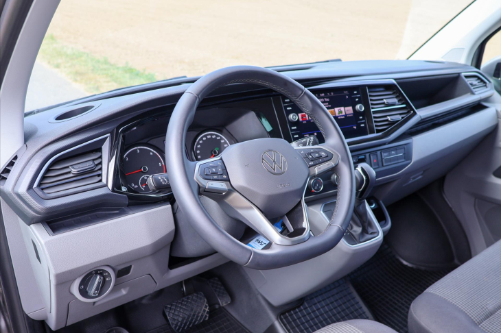 Volkswagen Transporter 2,0 TDI DSG Bulli Long 9-Míst
