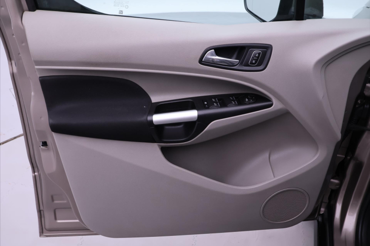 Ford Tourneo Connect 1,5 TDCI Titanium Tažné CZ