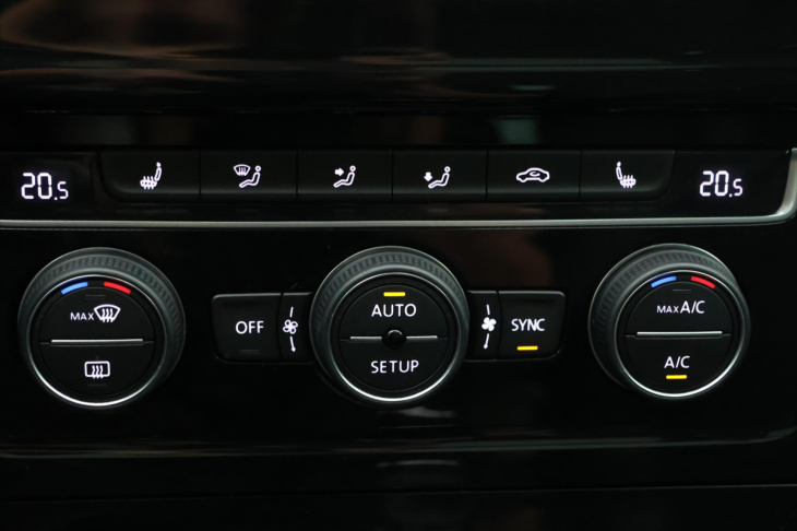 Volkswagen Golf 1,4 TSI Highline Xenon Panorama