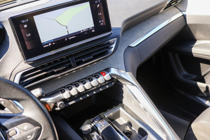 Peugeot 5008 1,5 HDI GT-line DPH 7-Míst