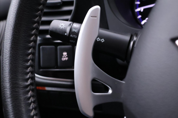 Mitsubishi Outlander 2,0 Mivec Intense CVT 4WD