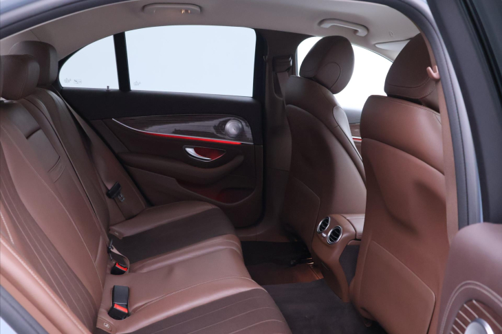 Mercedes-Benz Třídy E 2,0 4MATIC 135kW AT CZ