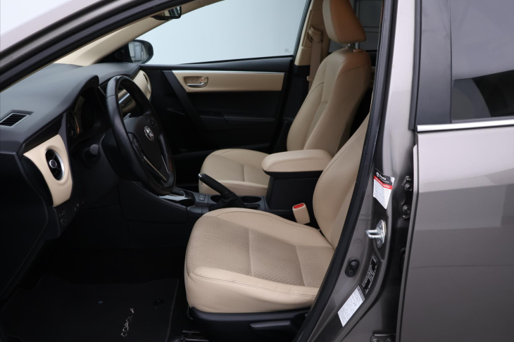 Toyota Corolla 1,6 VVT-i Aut. CZ Executive