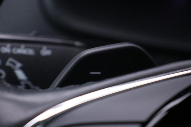 Škoda Karoq 2,0 TDI DSG Tour Virtual DPH