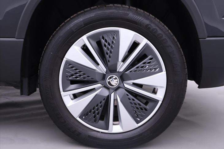 Škoda Karoq 2,0 TDI 85 kW DSG DPH Ambition