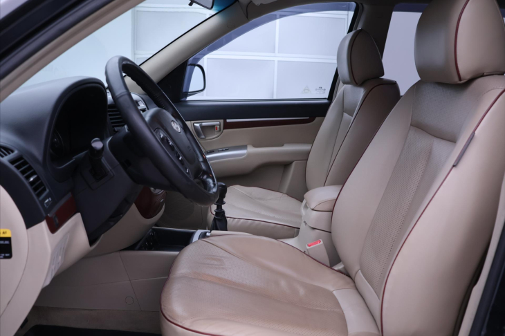 Hyundai Santa Fe 2,2 CRDI 114kW 4WD Kůže