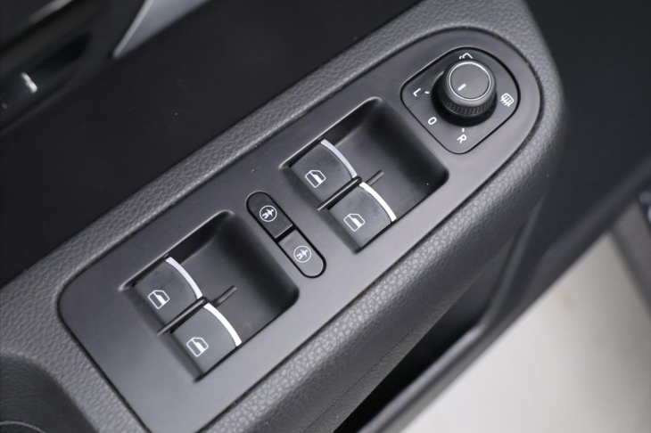 Volkswagen Sharan 2,0 TDI 130kW DSG 4Motion CZ