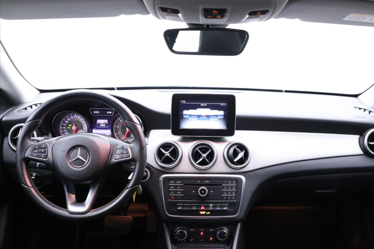 Mercedes-Benz CLA 2,0 250 155kW 4Matic Xenon