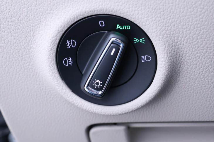 Škoda Superb 2,0 TDI  110 kW DSG DPH CZ