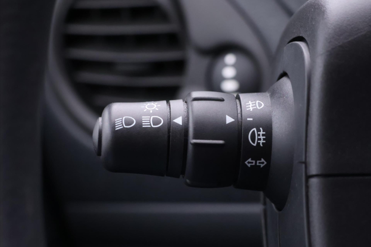 Renault Clio 1,2 i CZ 1.Majitel 9'250km