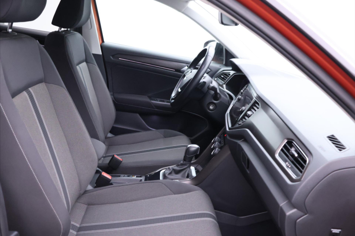Volkswagen T-Roc 1,5 TSI DSG Design LED Tažné