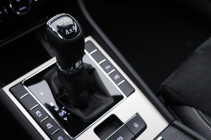 Škoda Superb 2,0 TDI DSG 4x4 CZ Style DPH